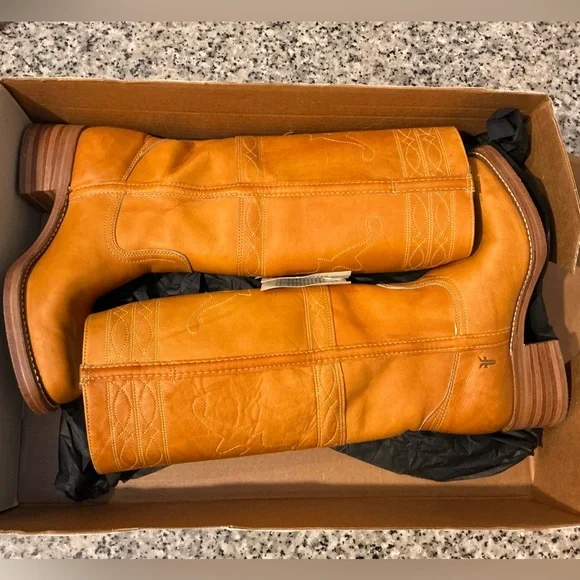 Frye Campus Stitching Horse Boots - Picture 9 of 14